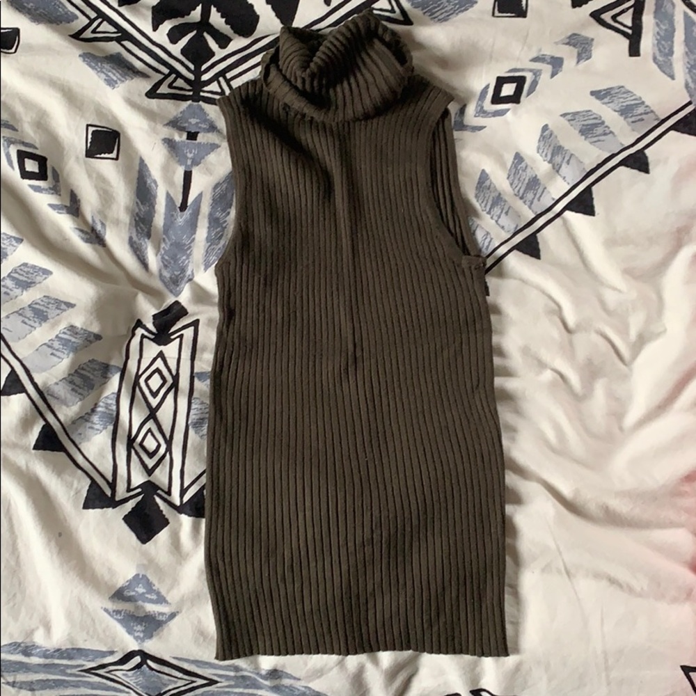 Express turtle neck